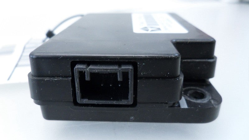 P04671918AG 2011-2016 Chrysler Town &amp; Country Compass Module Used P04671918AG OEM