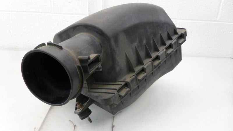 3W7Z9600BA 2009-2010 Lincoln Town Car Air Filter and Housing Assembly Used 3W7Z9600BA OEM