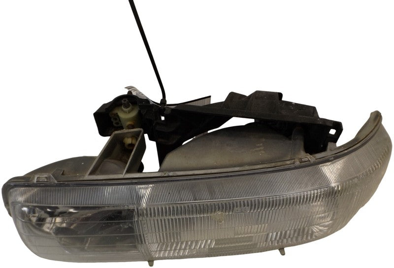16526133 1999-2006 Chevrolet Silverado 1500 Headlight Assembly Used OEM 16524537