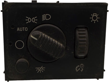 15176678 2003-2006 Chevrolet Silverado Headlight Switch Used OEM 15176678