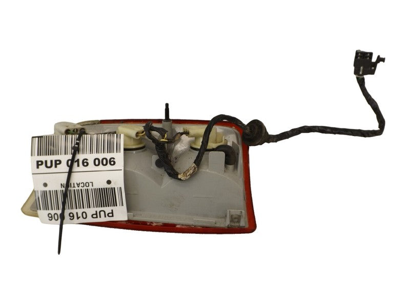 19179358 1998-2005 Chevrolet Blazer Passenger Rear RR Tail Light Used OEM 16518500A