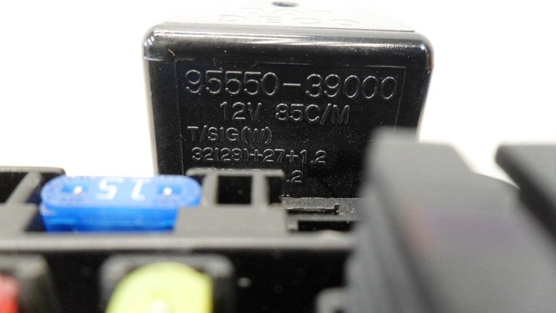 9118826105 2004 Hyundai Santa Fe Fuse Box 2.7L Used 9118826105 OEM