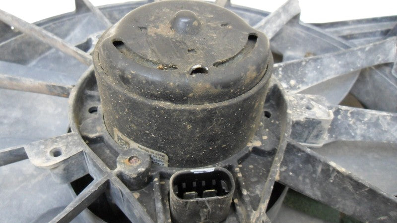 12487606 2003-2005 Pontiac Bonneville Lesabre Engine Cooling Fan Shroud Used 12487606 OEM
