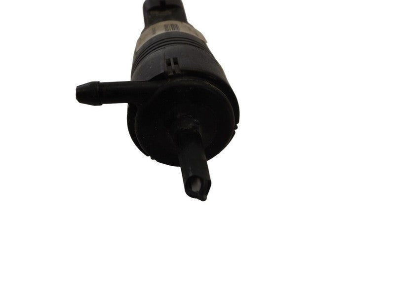 22143196 1998-2005 Oldsmobile Bravada Windshield Washer Pump Used OEM 22143196
