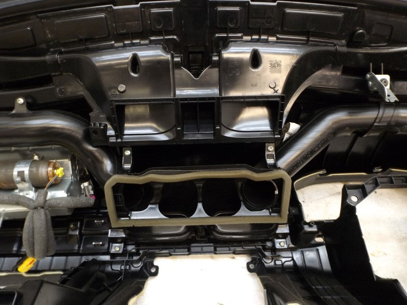 39891814 2010-2016 Volvo XC70 Dashboard Panel Assembly Used OEM 39891814