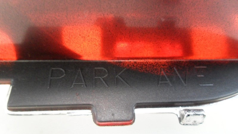16514524 2001-2003 Buick Park Avenue Center High Mount Stop Light Used 16514524 OEM