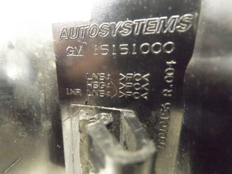 15151000 1999-2006 GMC Yukon FR Parking / Side Marker Light Assembly Used 15199554 OEM