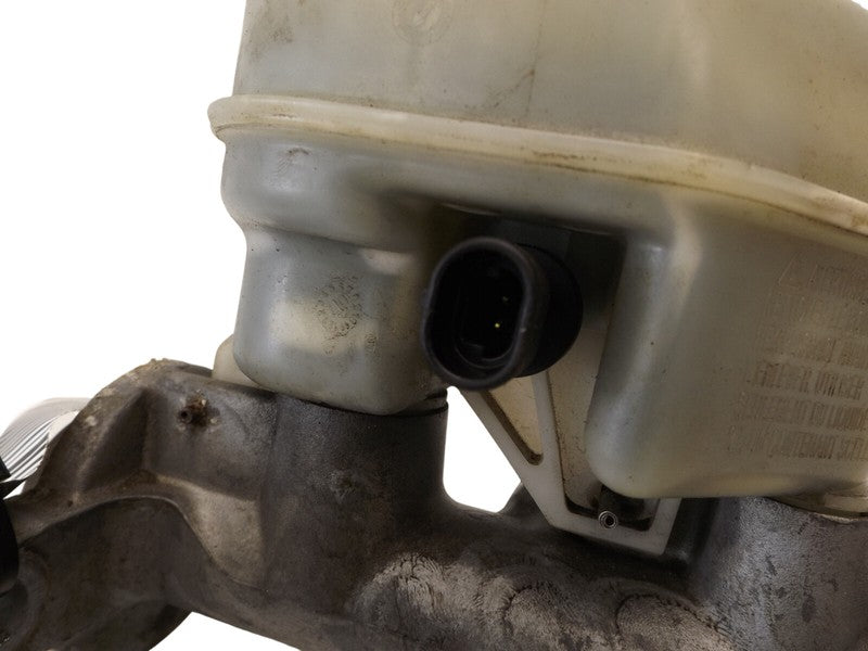 22796285 2009-2016 Chevrolet Impala Brake Master Cylinder W/ Reservoir Vin W 8th Digit