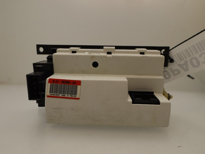 6L1Z19A164C 1999-2006 Expedition Rear HVAC Temperature / Audio Control Panel 6L1Z19A164C