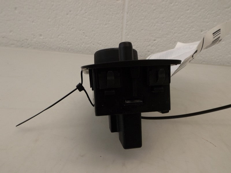 25821302 2006-2011 Chevrolet Impala Headlight Switch Used OEM 25821302