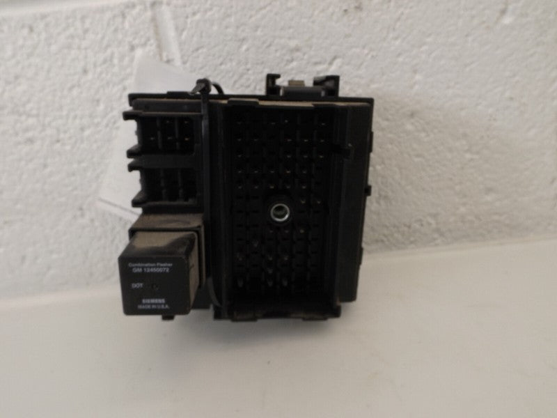 15328863-03 1999-2006 GMC Sierra 1500 Cabin Fuse Box Used OEM 15328863-03