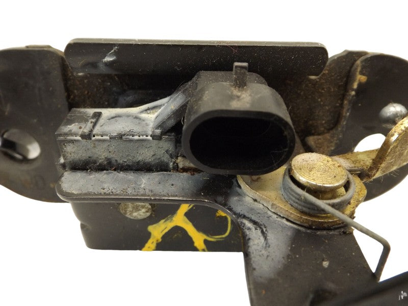 15926026 1999-2006 GMC Yukon Rear Liftgate Latch Used 15926026 OEM