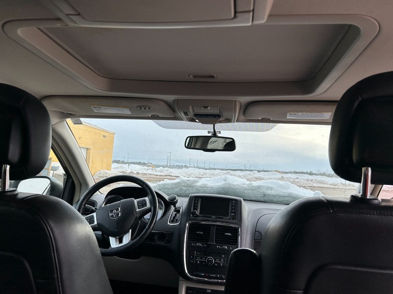 1SE86DX9AD 2015-2018 Dodge Grand Caravan Dashboard Air Vent Trim Used 1SE86DX9AD OEM