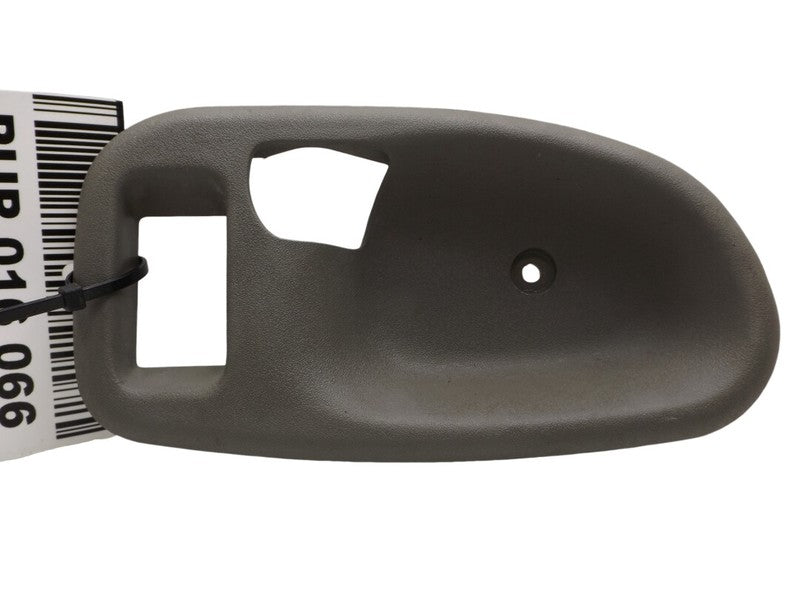 15018379 1998-2005 Chevrolet Blazer Passenger RH Interior Door Handle Bezel Used OEM