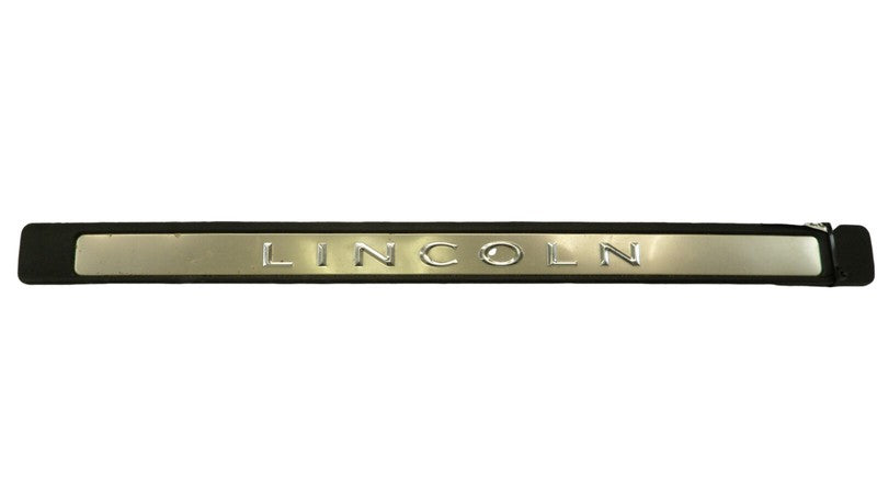 7W1J5413200AAW 2003-2011 Lincoln Town Car Passenger FR Door Sill Plate Used 3W1Z5413208AAB OEM