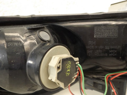 20794798 2009-2012 Chevrolet Traverse FR Turn Signal Light Assembly Used 20794798 OEM