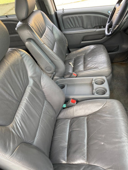 M261622 2005-2007 Honda Odyssey Driver FL Seat Heater Switch Used M261622 OEM
