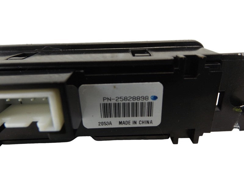 20929341 2008-2012 Buick Enclave Hazard Warning Switch Assembly Used 20929341 OEM
