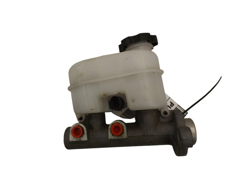 25828524 1998-2005 Oldsmobile Bravada Brake Master Cylinder W/ Reservoir Used OEM 2582852