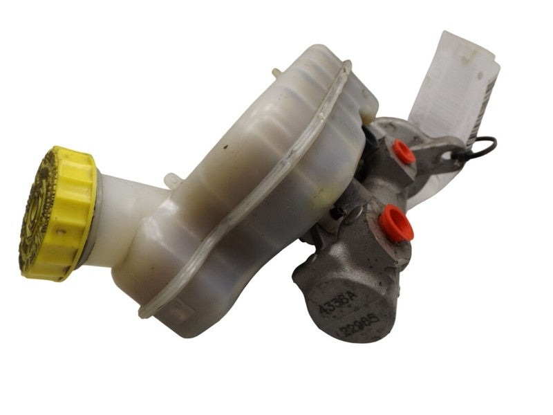 4877805AH 2004-2008 Chrysler Pacifica Brake Master Cylinder W/ Reservoir Used OEM
