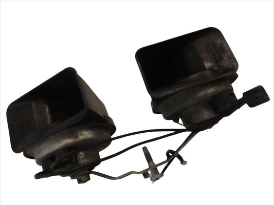 A046495 2004-2009 Cadillac SRX High/Low Frequency Horn Used 84501940 OEM