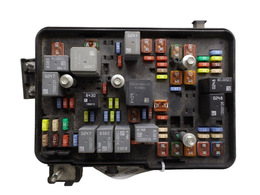 84080470 2010-2017 Chevrolet Equinox Fuse Relay Box W/O Cover Used OEM 20848337