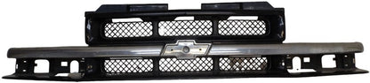 12471853 1998-2005 Chevrolet Blazer Front Grille Assembly Used OEM 12471853