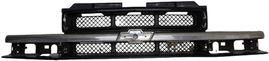 12471853 1998-2005 Chevrolet Blazer Front Grille Assembly Used OEM 12471853