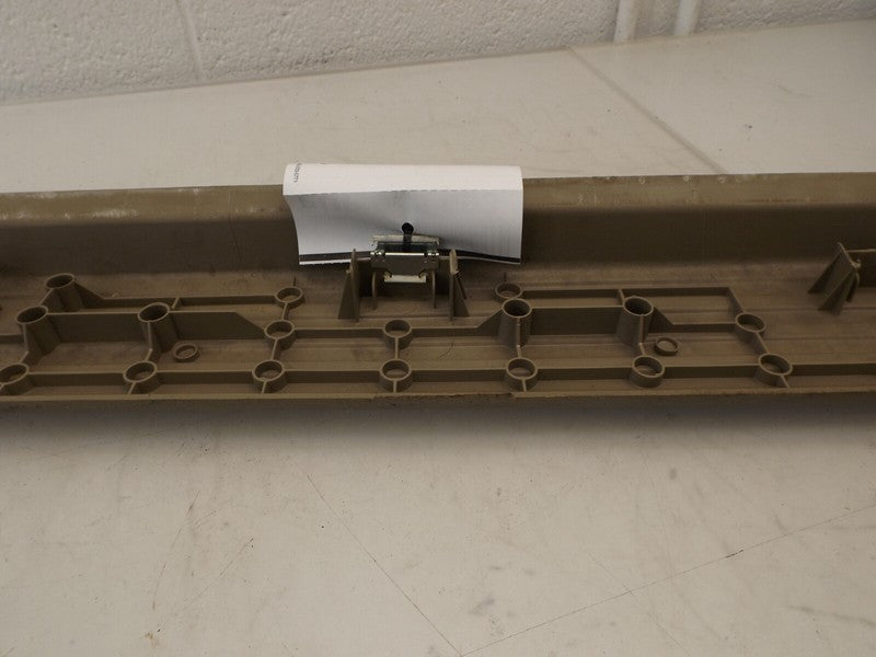 1L2Z7813208AAA 2006-2010 Mercury Mountaineer Passenger FR Door Sill Trim Used OEM 6L24781300