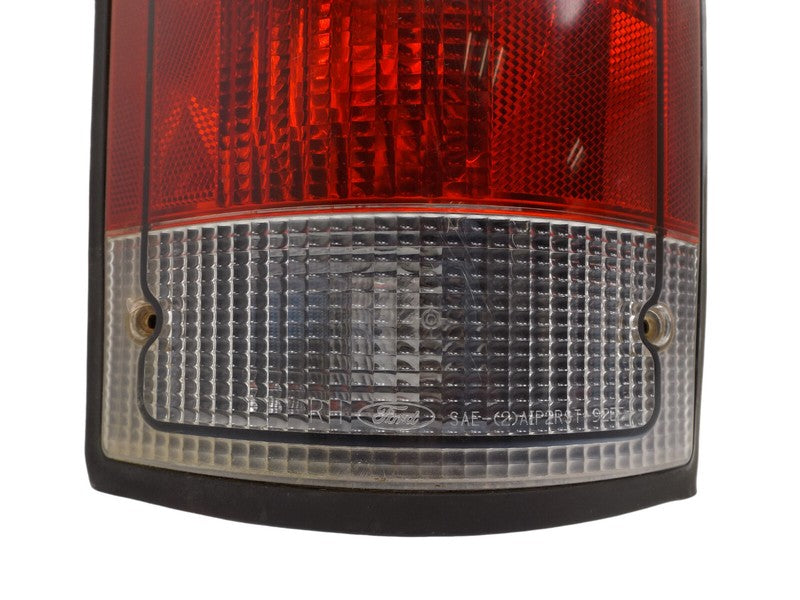 5C2Z13404AA 1997-2008 Ford E-250 Passenger Rear RR Tail Light Assembly Used OEM F7UB13440AA