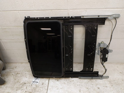 88937356 1998-2005 Oldsmobile Bravada Sunroof Assembly Used OEM 88937356