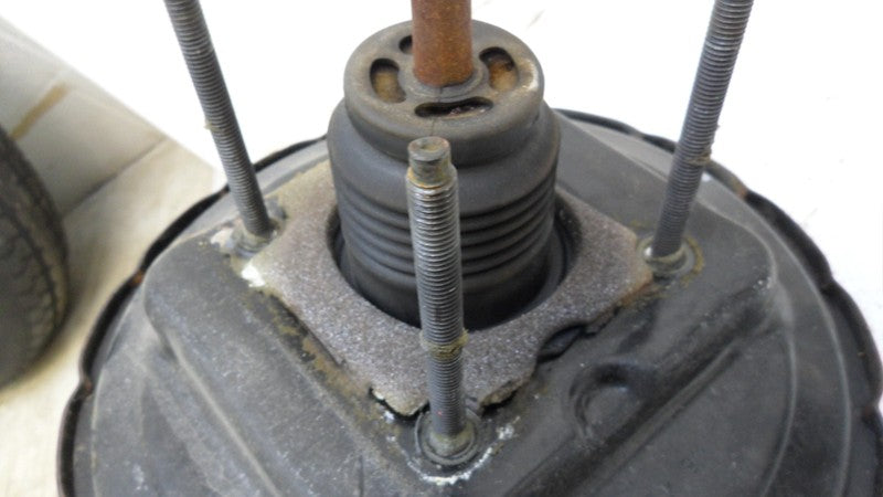 6F932B195BB 2005-2007 Ford Five Hundred Power Brake Booster Used 6F932B195BB OEM
