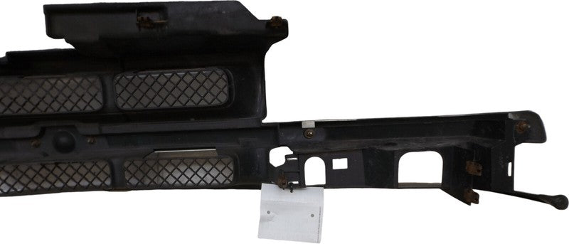 12471853 1998-2005 Chevrolet Blazer Front Grille Assembly Used OEM 12471853