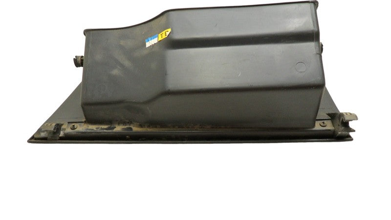 96443395 2004-2008 Chevrolet Aveo Front Glove Box Assembly Used 96443395 OEM
