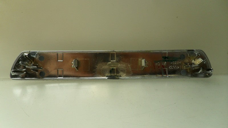 10343983 2004-2008 Pontiac Grand Prix Passenger FR Interior Door Pull Handle Trim Used