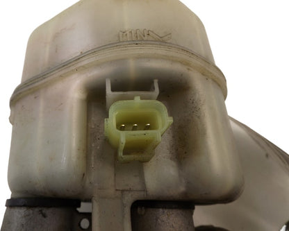 4F9Z2140BA 2005-2007 Ford Freestyle Brake Master Cylinder W/ Reservoir Used OEM 4F9Z2140BA