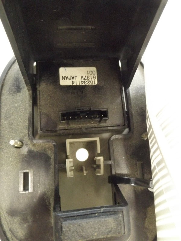 15234114 2007-2011 Chevrolet HHR Sunroof Switch W/ Bezel Used 15234114 OEM