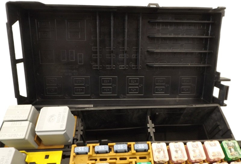 8L9T14398 2006-2010 Mercury Mountaineer Fuse Relay Box Used OEM 8L9T14398