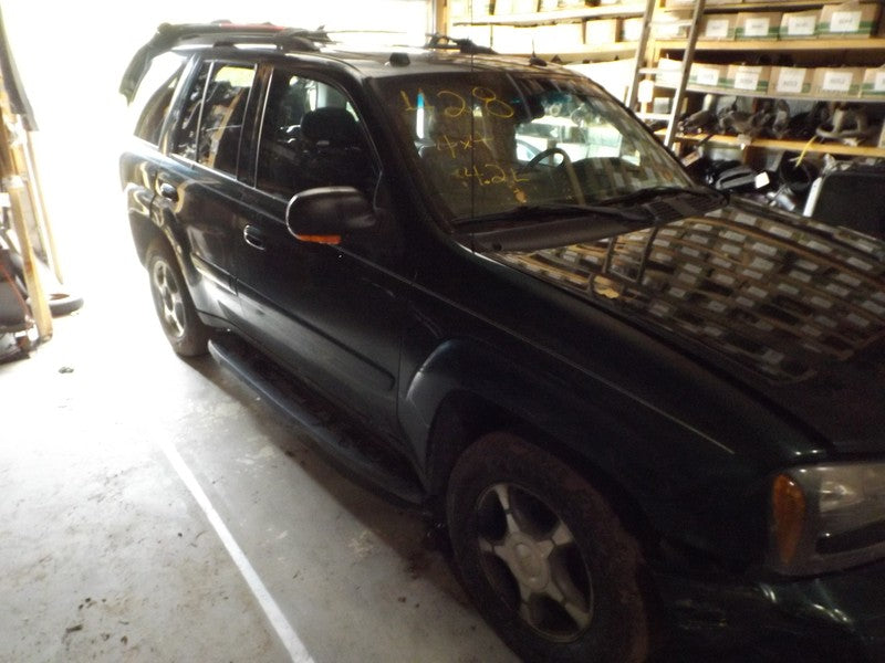 15235693 15235693 2005 Chevrolet Trailblazer Door B Pillar Post Trim 