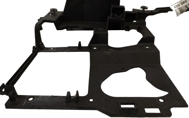 15751697 1999-2006 Chevrolet Silverado 1500 Passenger FR Headlight Bracket Used OEM