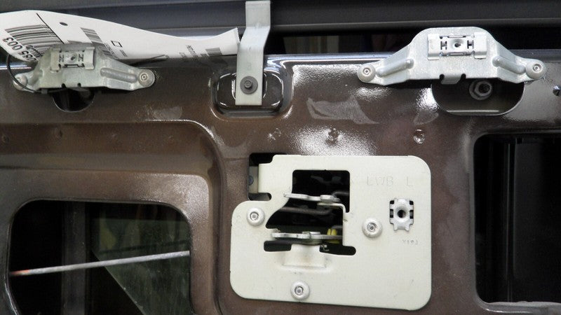 3W1Z5424631AA 2008-2010 Lincoln Town Car Driver RL Exterior Door Assembly Used 3W1Z5424631AA