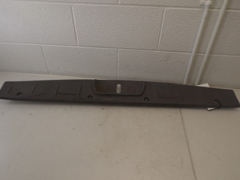 RS34BD1AB 2001-2007 Chrysler Town &amp; Country Rear Liftgate Door Sill Trim Used OEM