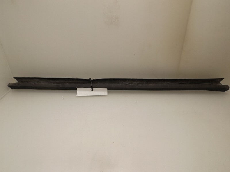 F75Z7825861AA 1999-2002 Ford Expedition Right Rear Inner Belt Seal