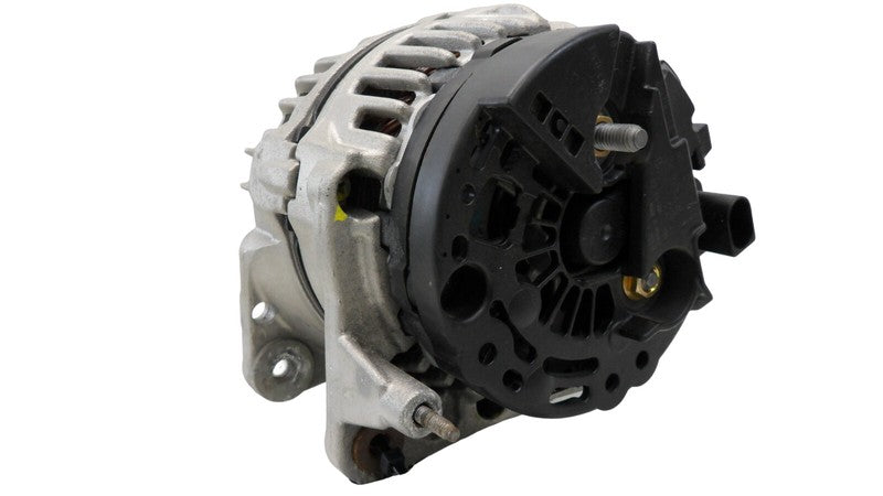028903028D 2000-2001 Volkswagen Beetle Alternator 2.0L Used 028903028D OEM