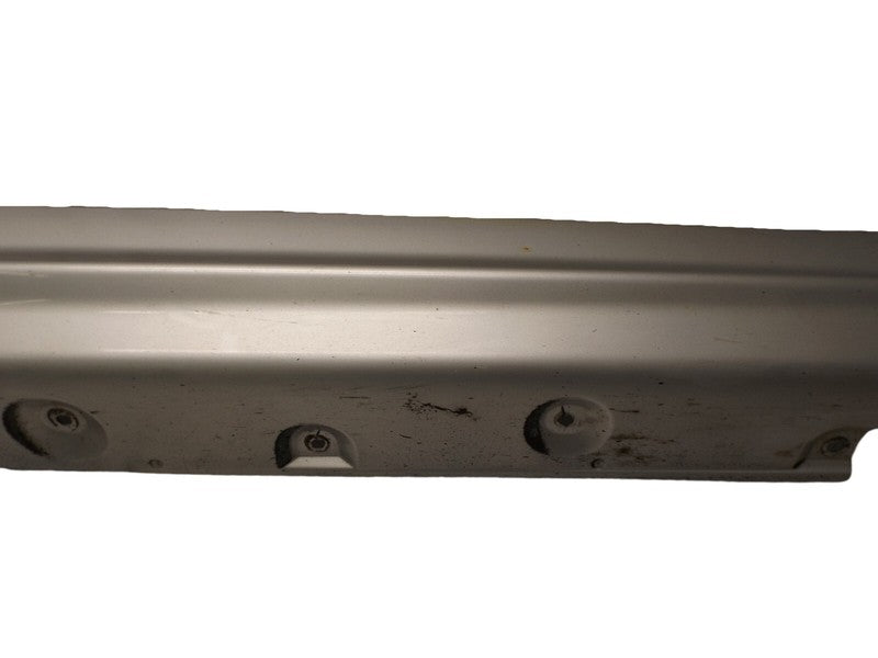 51712693225 2002-2006 BMW 325xi Passenger RH Rocker Panel Guard Used OEM 51712693225