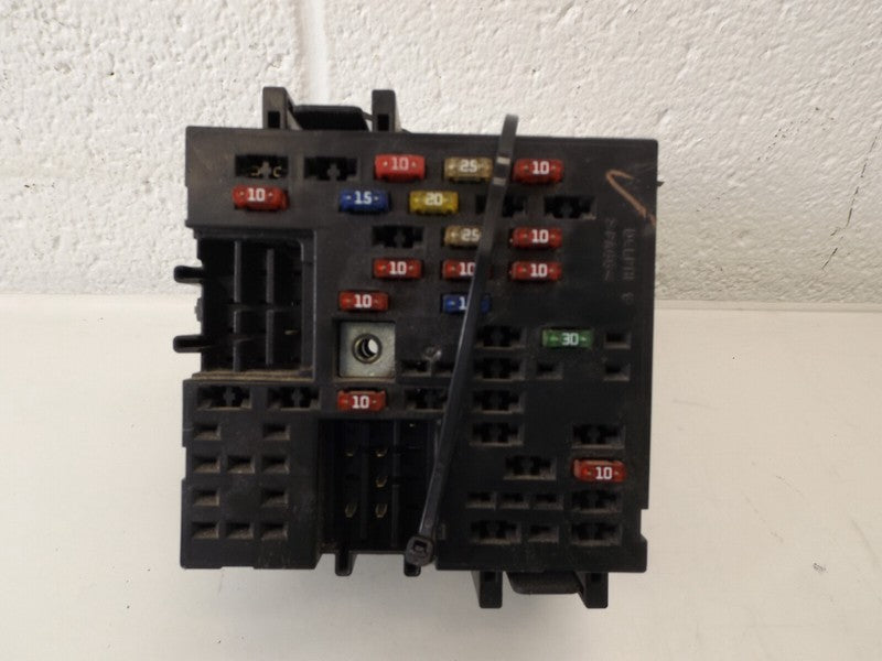 15328863-03 1999-2006 GMC Sierra 1500 Cabin Fuse Box Used OEM 15328863-03