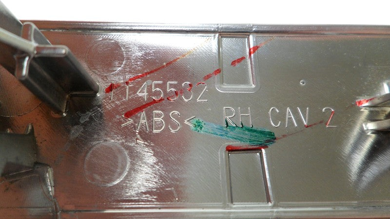 10343983 2004-2008 Pontiac Grand Prix Interior Door Pull Handle Trim Used OEM 1145532