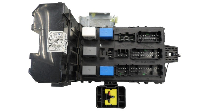 9118826105 2004 Hyundai Santa Fe Fuse Box 2.7L Used 9118826105 OEM