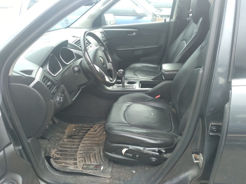 2582794 2009-2012 Chevrolet Traverse Rear Left Door Trim Molding 25873618 OEM USED