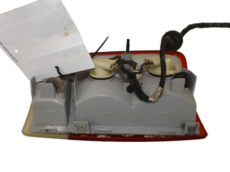 19179358 1998-2005 Chevrolet Blazer Passenger Rear RR Tail Light Used OEM 16518500A